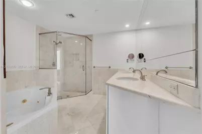 901 Brickell Key Blvd #1103, Miami, FL 33131 - Photo 25