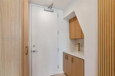 175 SW 7th St #1707, Miami, FL 33130 - Photo 17