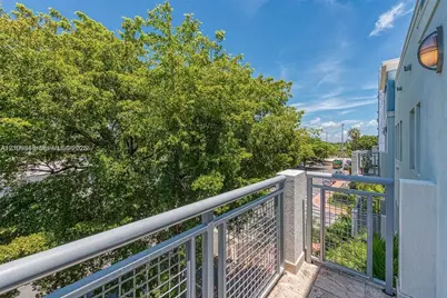 1040 10th St #402, Miami Beach, FL 33139 - Photo 5