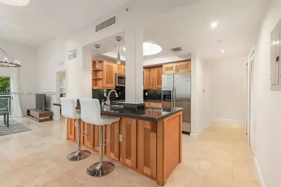 1040 10th St #402, Miami Beach, FL 33139 - Photo 11