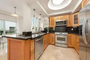 1040 10th St, Miami Beach, FL 33139 - Photo 9