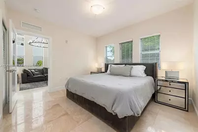 1040 10th St #402, Miami Beach, FL 33139 - Photo 13