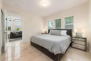 1040 10th St, Miami Beach, FL 33139 - Photo 13