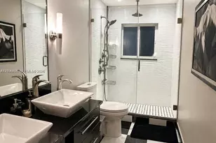 561 NE 172nd St, North Miami Beach, FL 33162 - Photo 7