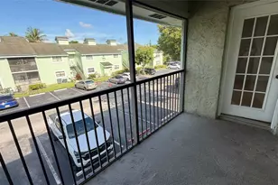 4058 NW 87th Ave, Sunrise, FL 33351 - Photo 9