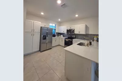 1424 NE 4th Ave, Florida City, FL 33034 - Photo 5