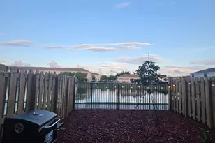 1424 NE 4th Ave, Florida City, FL 33034 - Photo 3