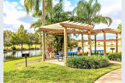 12650 Vista Isles Dr #914, Sunrise, FL 33325 - Photo 11