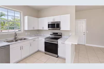1295 N Railroad Ave, Boynton Beach, FL 33435 - Photo 3