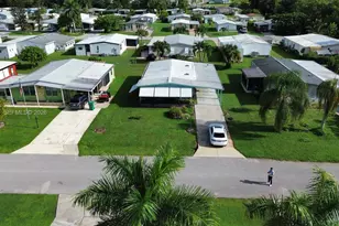 121 Sugarloaf Ln, Naples, FL 34114 - Photo 7