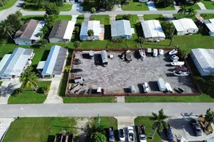 121 Sugarloaf Ln, Naples, FL 34114 - Photo 33