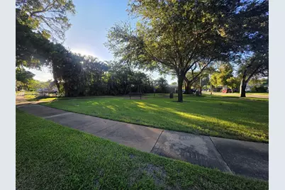 6325 Miami Lakeway, Miami Lakes, FL 33014 - Photo 23