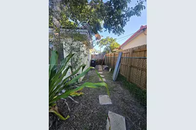 6325 Miami Lakeway, Miami Lakes, FL 33014 - Photo 35