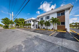 1960 NE 161st St, North Miami Beach, FL 33162 - Photo 9