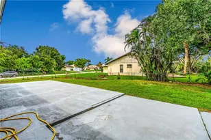 1131 SW London Ln, Port Saint Lucie, FL 34953 - Photo 37