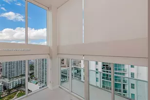 41 SE 5th St, Miami, FL 33131 - Photo 19