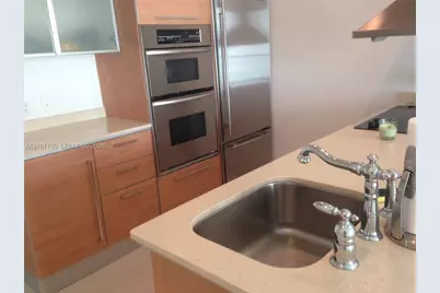 218 SE 14th St #2108, Miami, FL 33131 - Photo 5