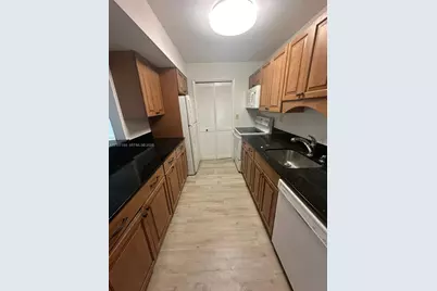 240 Lakeview Dr #209, Weston, FL 33326 - Photo 1