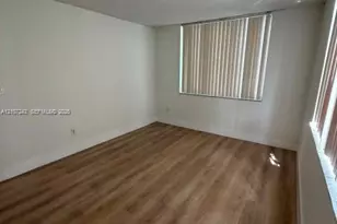496 NW 165th St Rd, Miami, FL 33169 - Photo 11