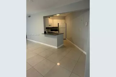 216 Lake Pointe Dr #127, Oakland Park, FL 33309 - Photo 5