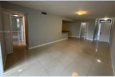 216 Lake Pointe Dr #127, Oakland Park, FL 33309 - Photo 7