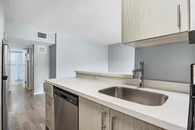 1135 8th St #10, Miami Beach, FL 33139 - Photo 13