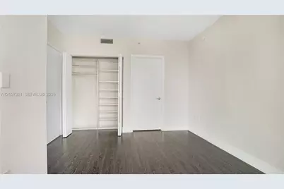 92 SW 3rd St #1803, Miami, FL 33130 - Photo 13