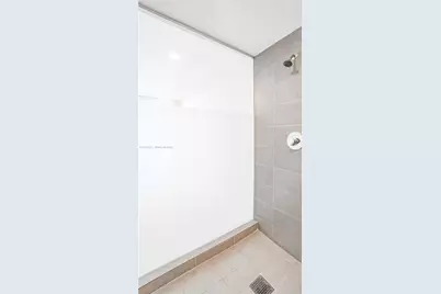 92 SW 3rd St #1803, Miami, FL 33130 - Photo 11