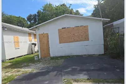 140 NW 60th St, Miami, FL 33127 - Photo 7