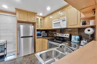 3401 N Country Club Dr #406, Aventura, FL 33180 - Photo 5