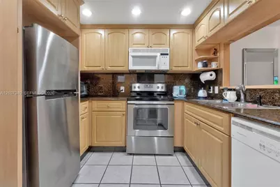 3401 N Country Club Dr #406, Aventura, FL 33180 - Photo 3