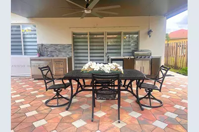 3581 NE 10th Dr, Homestead, FL 33033 - Photo 9