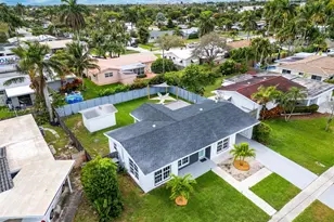 912 SE 16th Pl, Deerfield Beach, FL 33441 - Photo 3