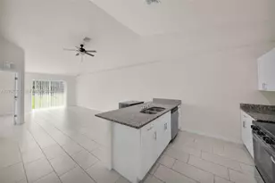 523 SE 8th St, Cape Coral, FL 33990 - Photo 3