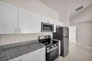 523 SE 8th St, Cape Coral, FL 33990 - Photo 5