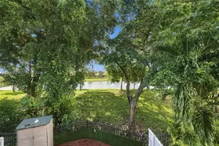 650 NE 195th St, Miami, FL 33179 - Photo 27