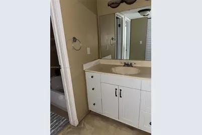 3475 N Country Club Dr #704, Aventura, FL 33180 - Photo 17