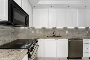 881 Ocean Dr, Key Biscayne, FL 33149 - Photo 11