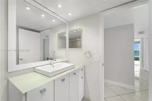 881 Ocean Dr, Key Biscayne, FL 33149 - Photo 19