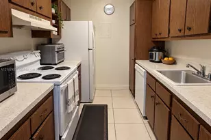 10740 N Kendall Dr, Miami, FL 33176 - Photo 5