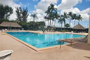 10462 SW 78th St, Miami, FL 33173 - Photo 5