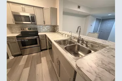 17100 N Bay Rd #1214, Sunny Isles Beach, FL 33160 - Photo 5