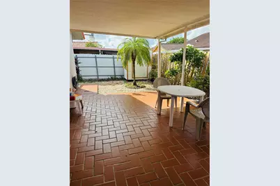 2549 W 73rd Pl, Hialeah, FL 33016 - Photo 5