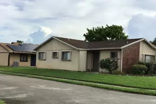 9721 W Daffodil Ln, Miramar, FL 33025 - Photo 1