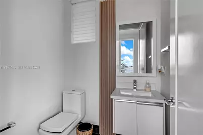 10545 NW 63rd Ter, Doral, FL 33178 - Photo 21