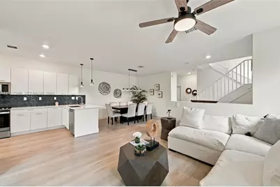 4274 NW 83rd Ave, Doral, FL 33166 - Photo 5
