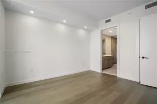 2200 Brickell Ave, Miami, FL 33129 - Photo 15