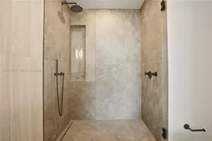 2200 Brickell Ave, Miami, FL 33129 - Photo 23