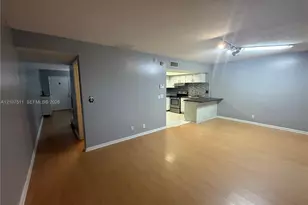 12 S Valencia Dr, Davie, FL 33324 - Photo 9