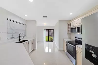 9177 W Sunrise, Plantation, FL 33322 - Photo 21